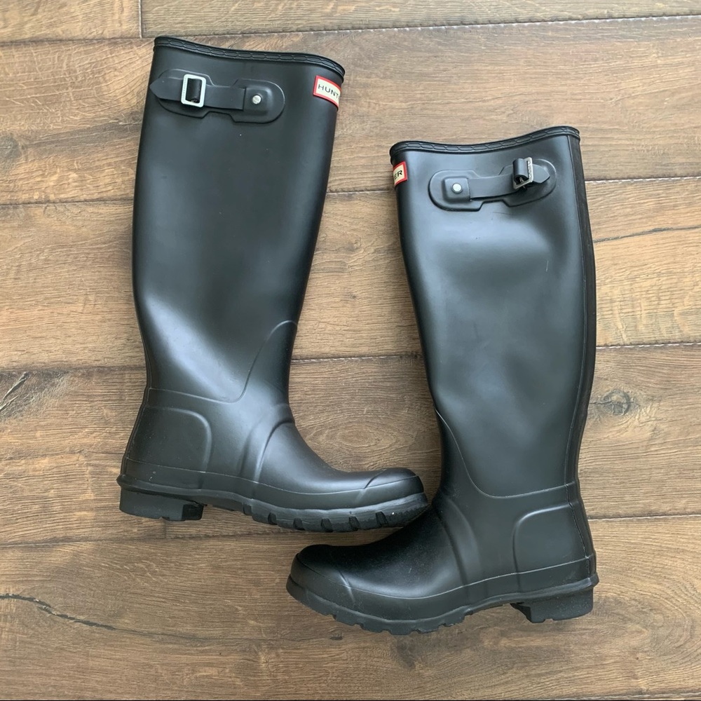 Hunter Matte Rain Boots Like New with Boot Shine